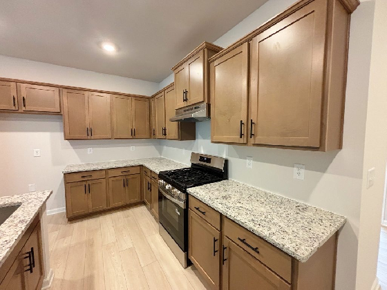 Magnolia Trace lies close to the shores of Lake Lanier.